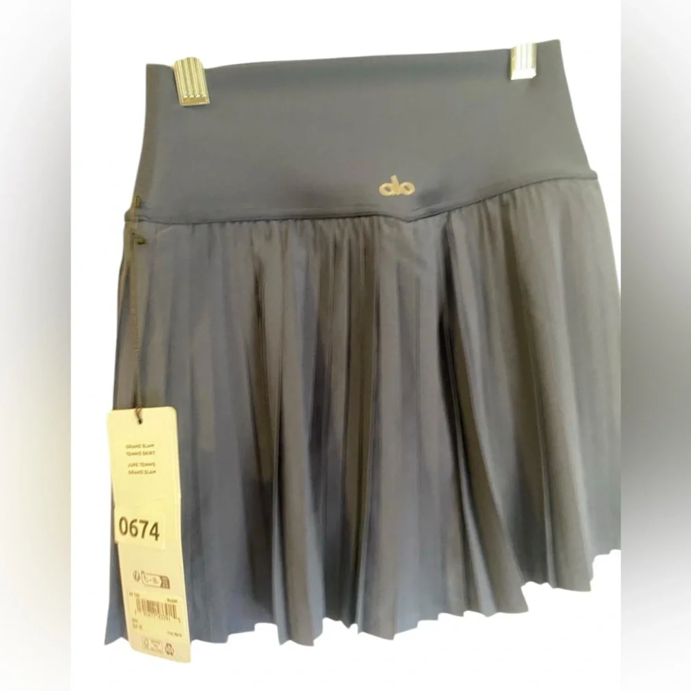 NWT Alo Yoga grand slam tennis skirt NAVY Size XS
